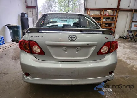 2010 Toyota Corolla Base z USA, uszkodzony, nr VIN 2T1BU4EE1AC461238